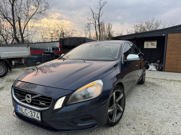 Volvo S60 2.4 D [D5] R-Design Geartronic
